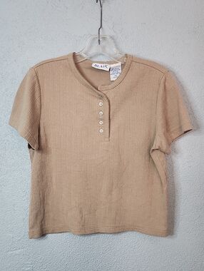 Blair Short-Sleeve Ribbed Henley 3-button Shirt in Tan